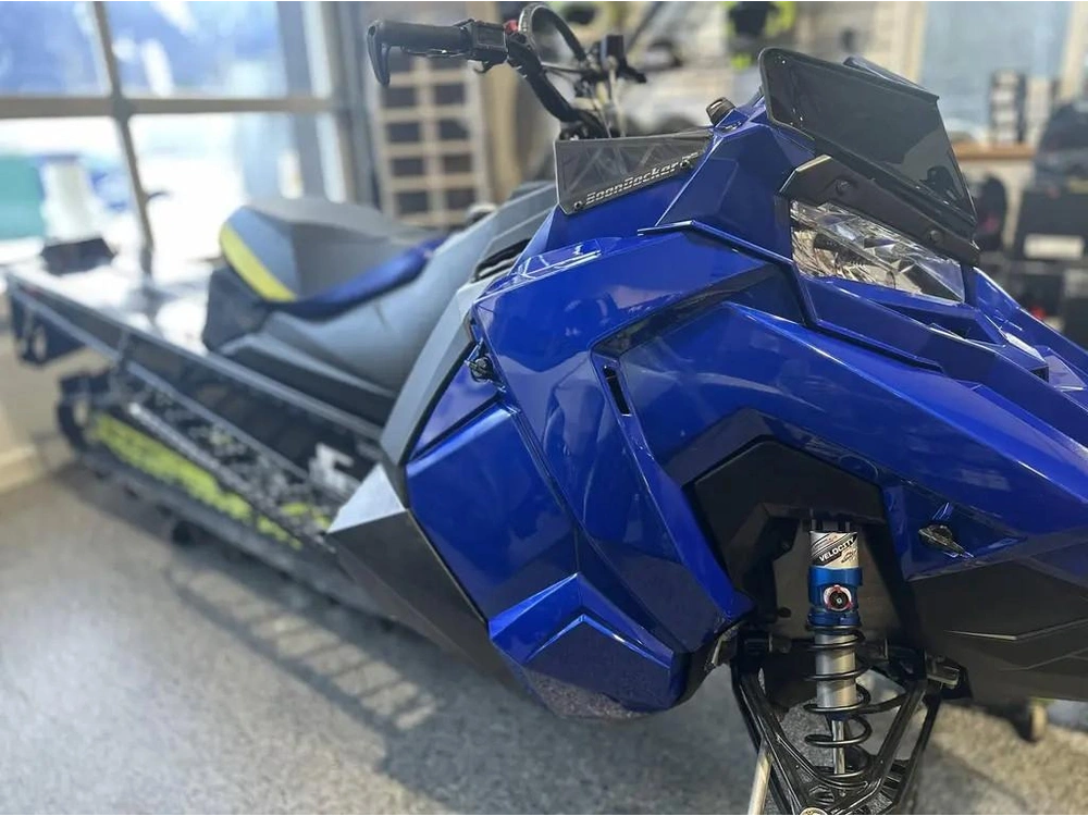 2021 Polaris 850 Rmk Khaos 155 2.75" - Polaris Blue / Lime Squeeze alt