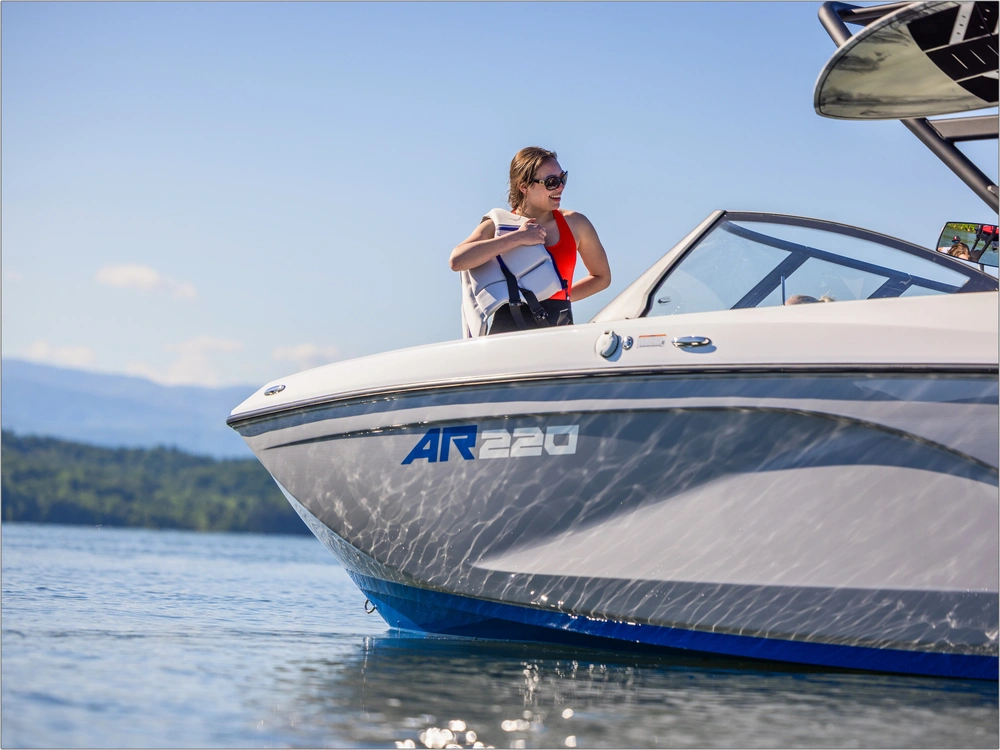 2026 Yamaha Ar220 alt