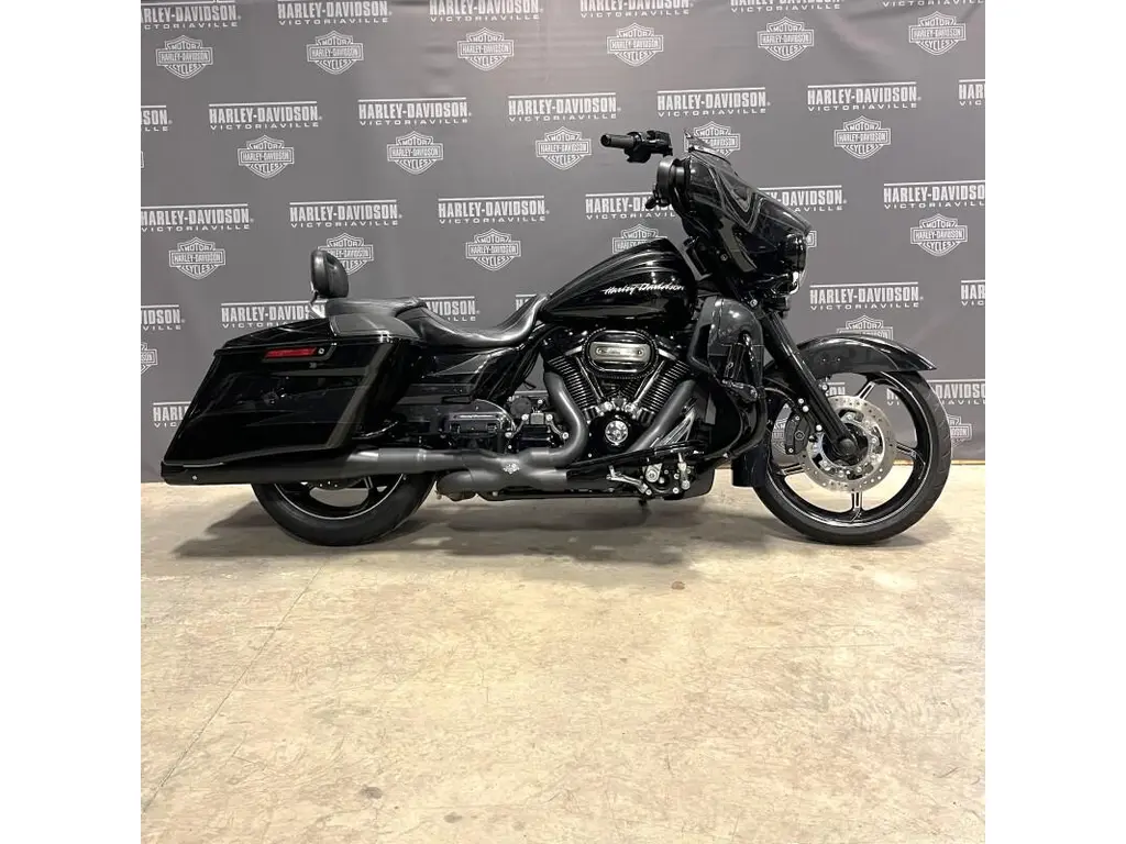 2017 Harley-Davidson CVO STREET GLIDE FLHXSE 114