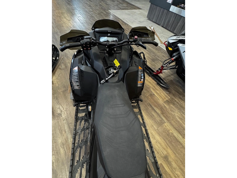 2024 Ski-doo Mxz X-rs® 850 E-tec® 137 1.5 alt