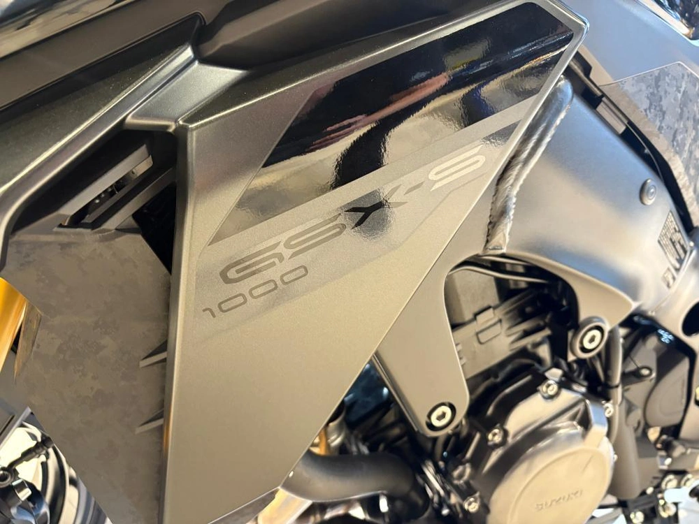 Suzuki Gsx-s1000a 2025 alt