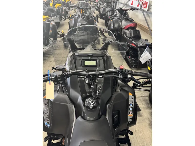 2025 Ski-Doo RENEGADE ADRENALINE 900 ACE