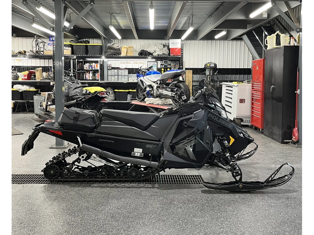 Polaris Indy Aventure S4 2023 alt