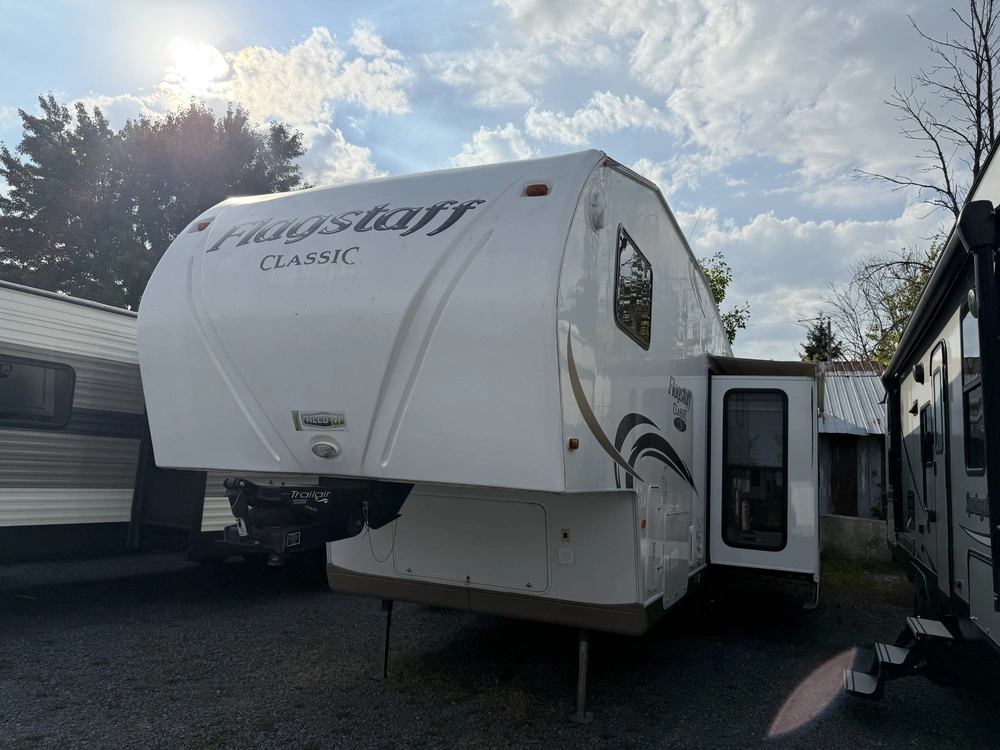 Forest River Flagstaff 8258fw 2011 alt