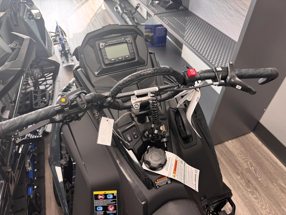 2025 Polaris Pro Rmk Boost 155 alt