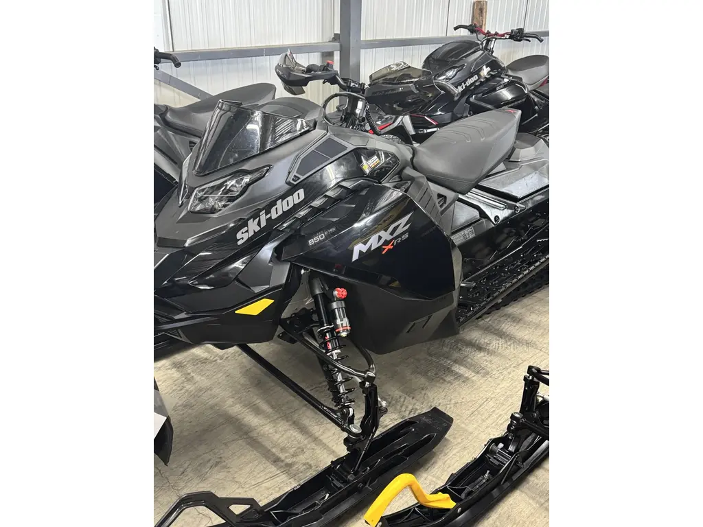 Ski-Doo MXZ XRS 850 ICE RIPPER XT 1.25 2025