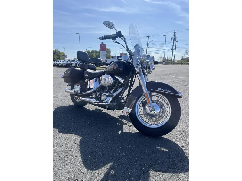2001 Harley-Davidson Heritage Softail Classic FLSTCI thumbnail 4