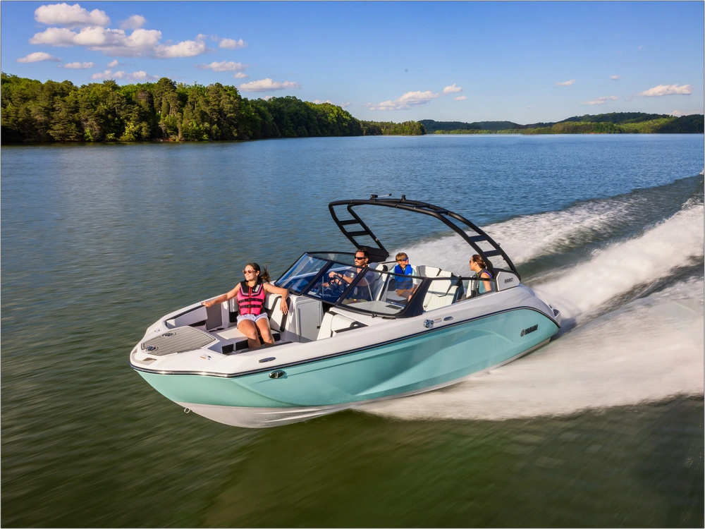 2026 Yamaha 222s alt