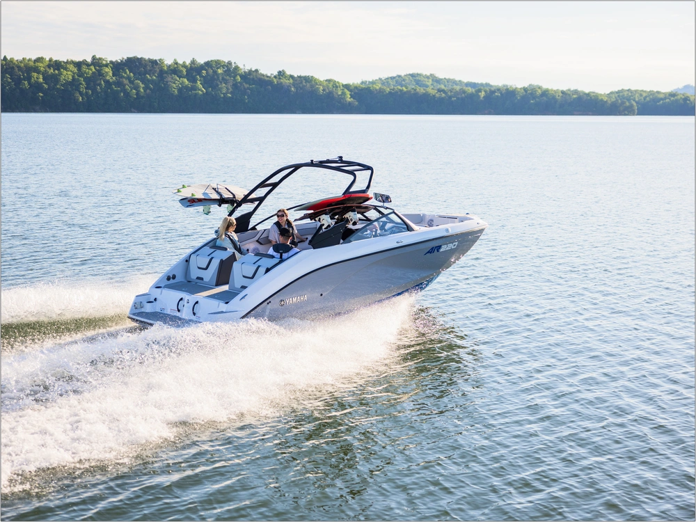 2026 Yamaha Ar220 alt