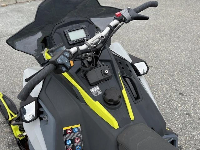 Polaris Polaris Assault Matrix 850 2022 alt