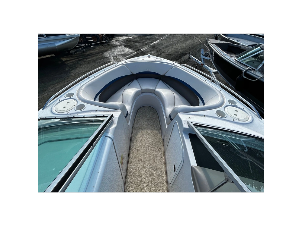 2001 Four Winns 230 Horizon alt