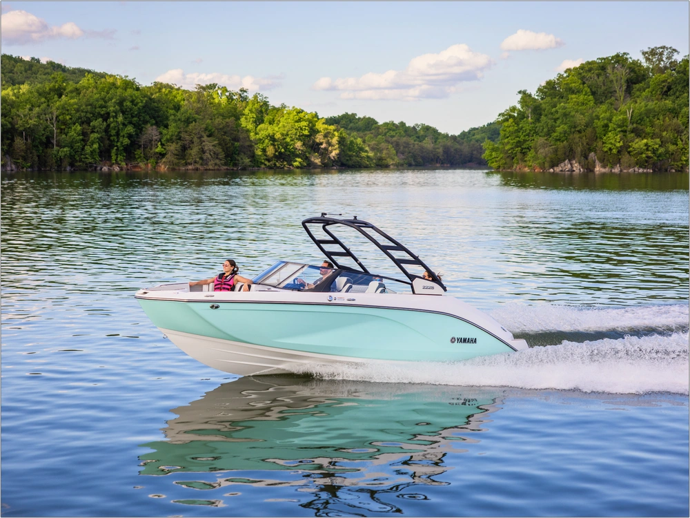 2026 Yamaha 222s alt