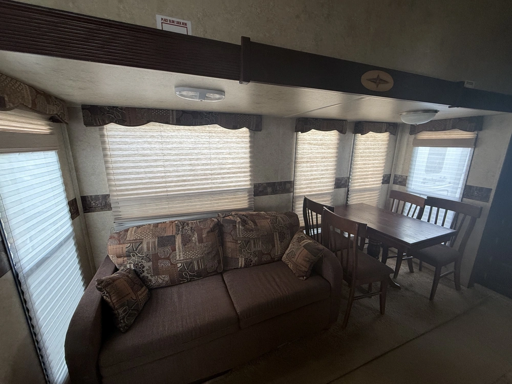 Forest River Flagstaff 8258fw 2011 alt