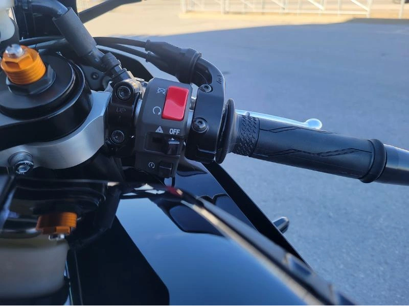 Yamaha Yzf-r7 2025 alt