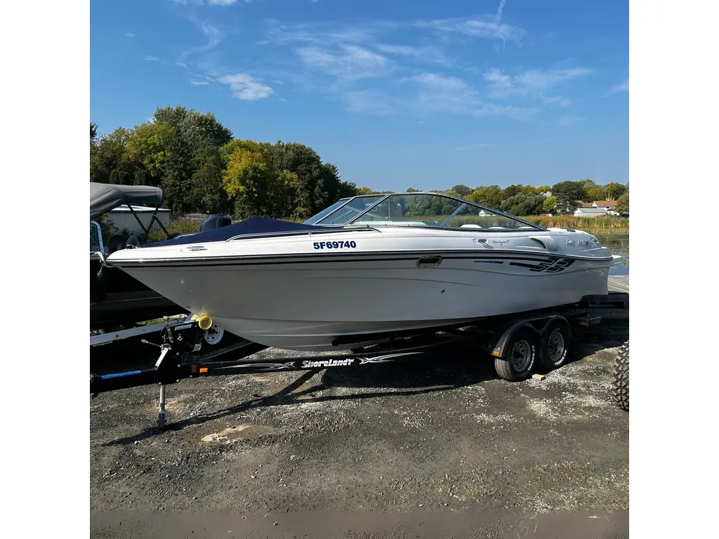 2001 Four Winns 230 HORIZON