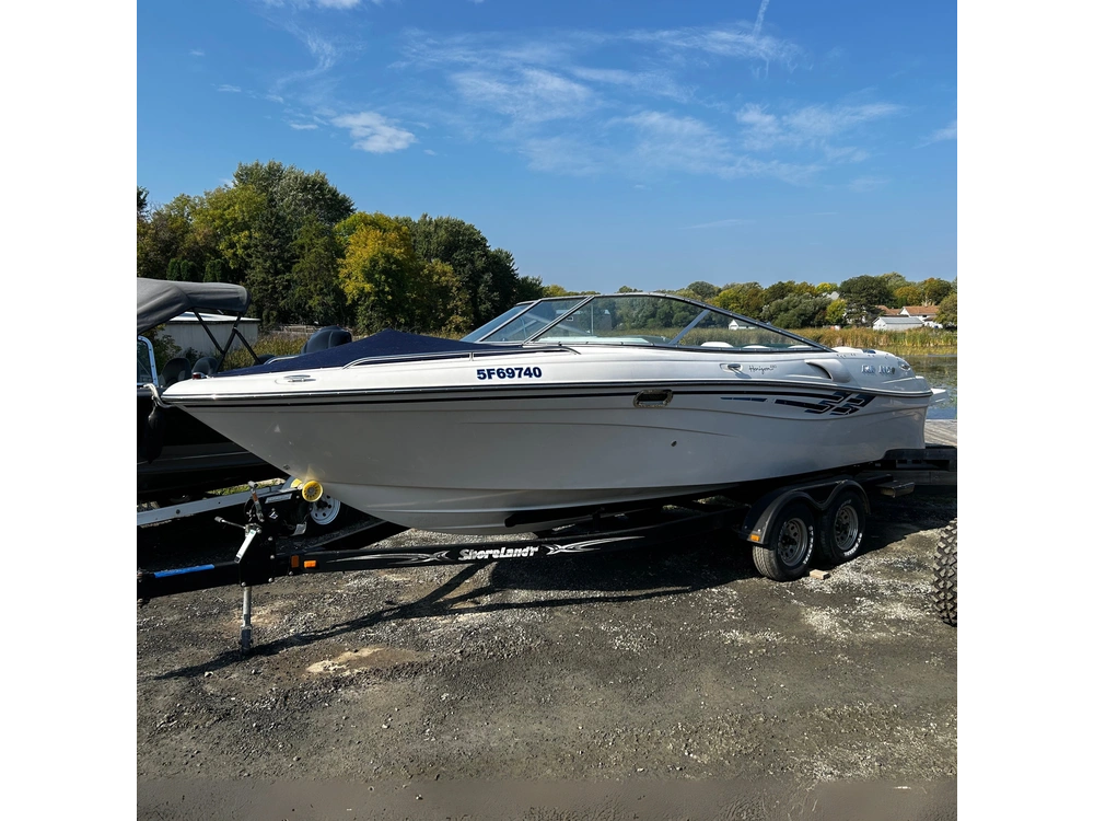 2001 Four Winns 230 Horizon alt