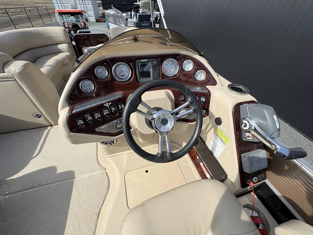 2012 Starcraft Majestic 256 alt