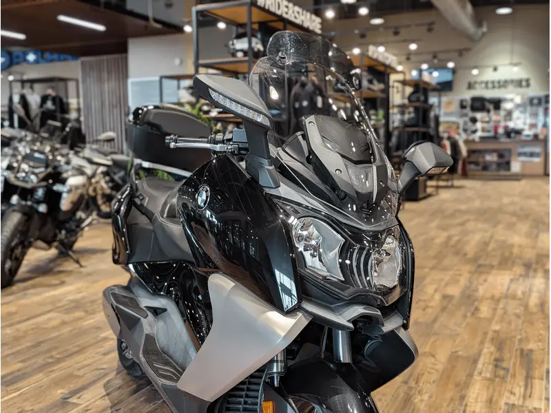 2013 BMW C 650 GT // Sapphire Black Metallic thumbnail 3