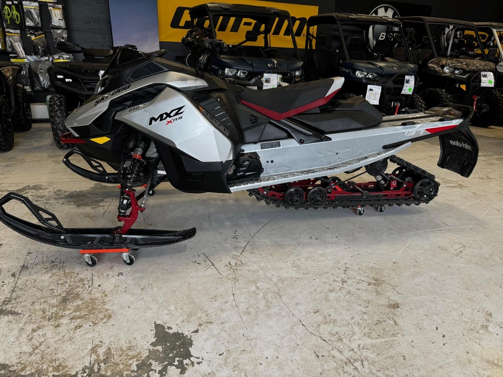 2024 Ski-doo Mxz X-rs® 850 E-tec® 137 1.25 alt