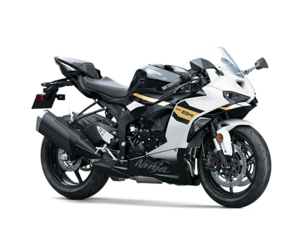 New 2026 Kawasaki Ninja ZX-6R // Pearl Robotic White