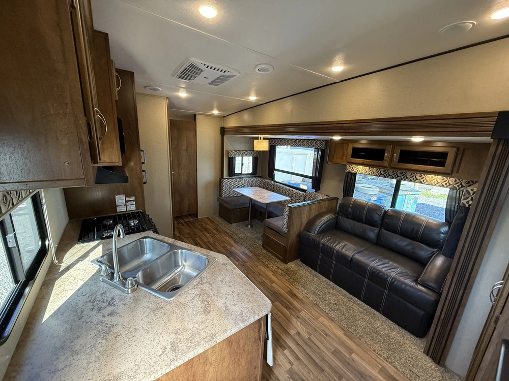 Chaparral 31bhs 2018 alt