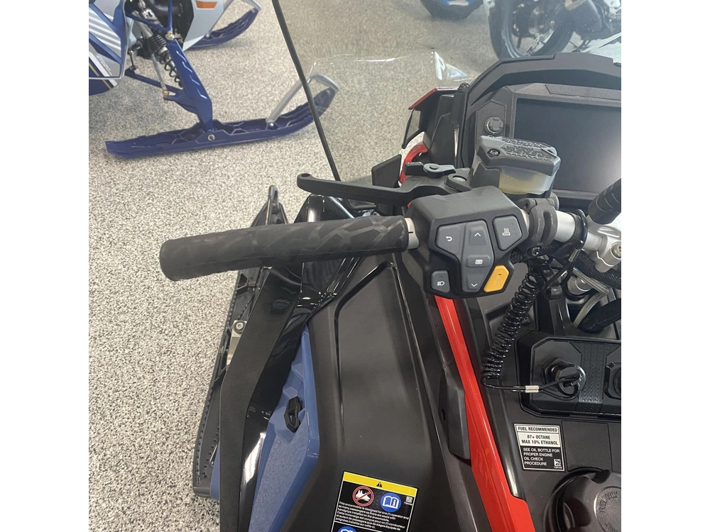 2024 Polaris Prostar S4 Voyageur 146 alt