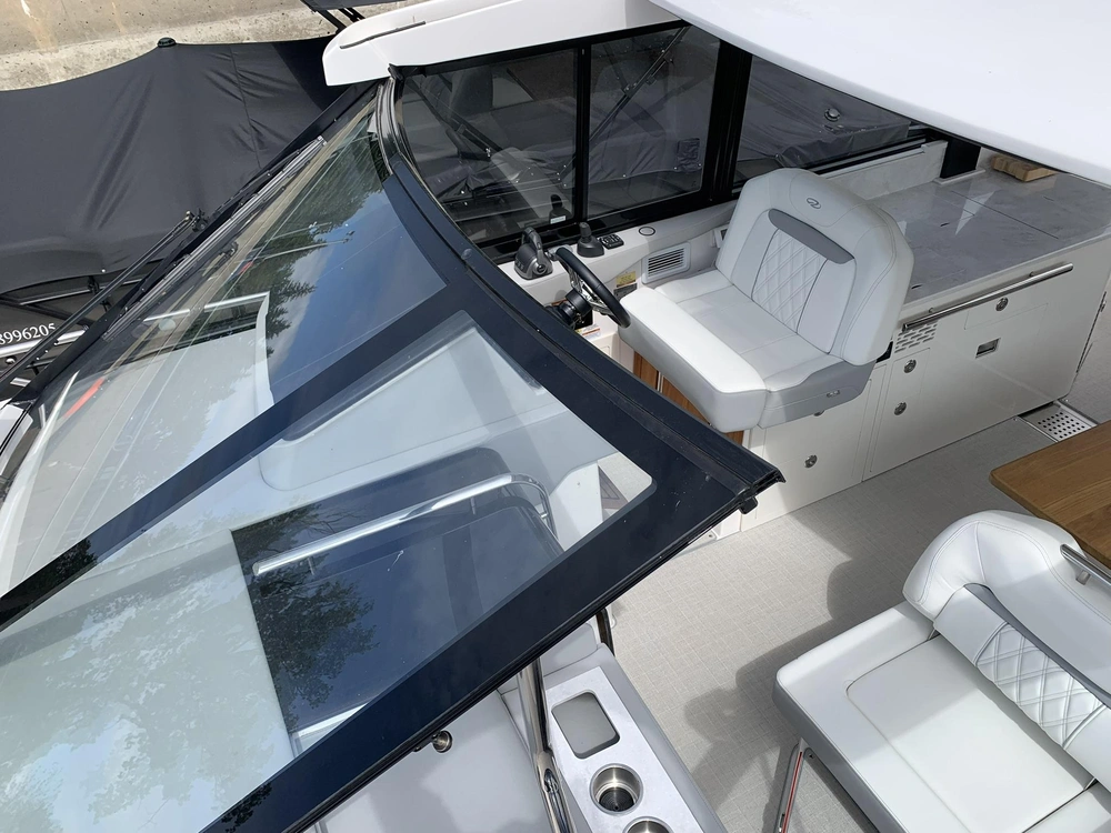 Regal 36 Grand Coupe 2022 alt