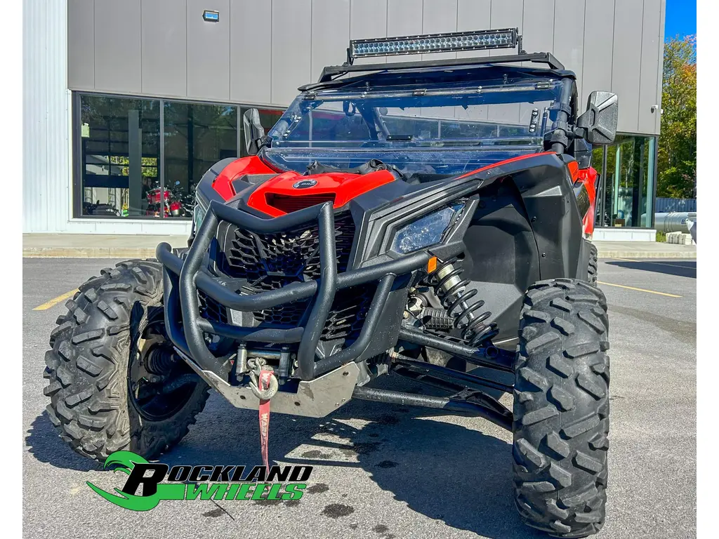 2018 Can-Am MAVERICK X3 900 H.0 EFI 4X4 WITH mirrors, light bar, winch, rear cargo box, windshield (rear/front) and MORE!!