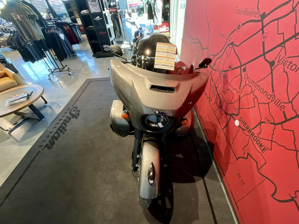 2025 Indian Motorcycle Roadmaster Dark Horse With Powerband Audio Package alt