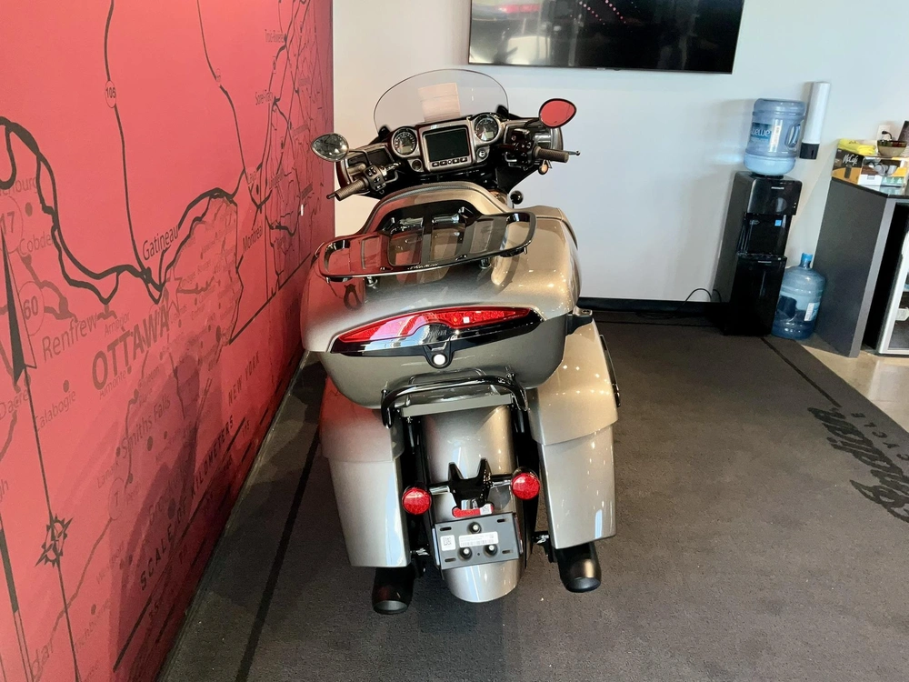 2025 Indian Motorcycle Roadmaster Dark Horse With Powerband Audio Package alt