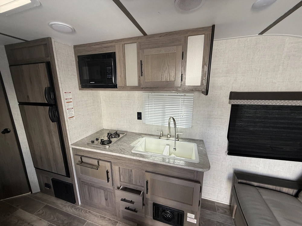 Ameri-lite Gulfstream 197bh 2022 alt