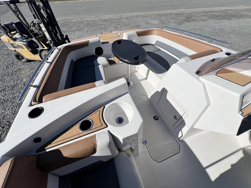 Starcraft Svx 231 Io 4.5l 250 Hp 2026 alt