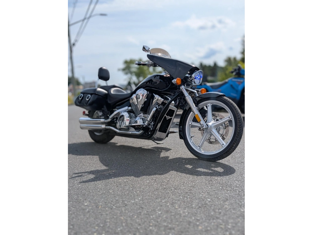 2010 Honda Vt 1300 Sabre | 🏍️ Comparable Yamaha V Star 1300 & Suzuki Boulevard C90 🏍️ | 🌆 Rival Harley-davidson Street 750 & Indian Scout 1200 🌆 alt