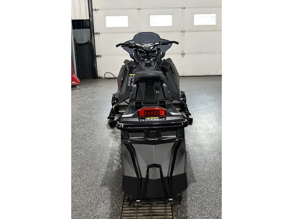 Polaris Patriot Boost Indy Vr1 137 2025 alt