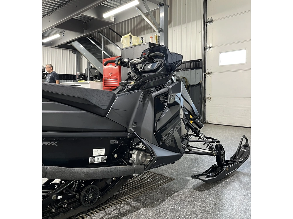 Polaris Indy Aventure S4 2023 alt