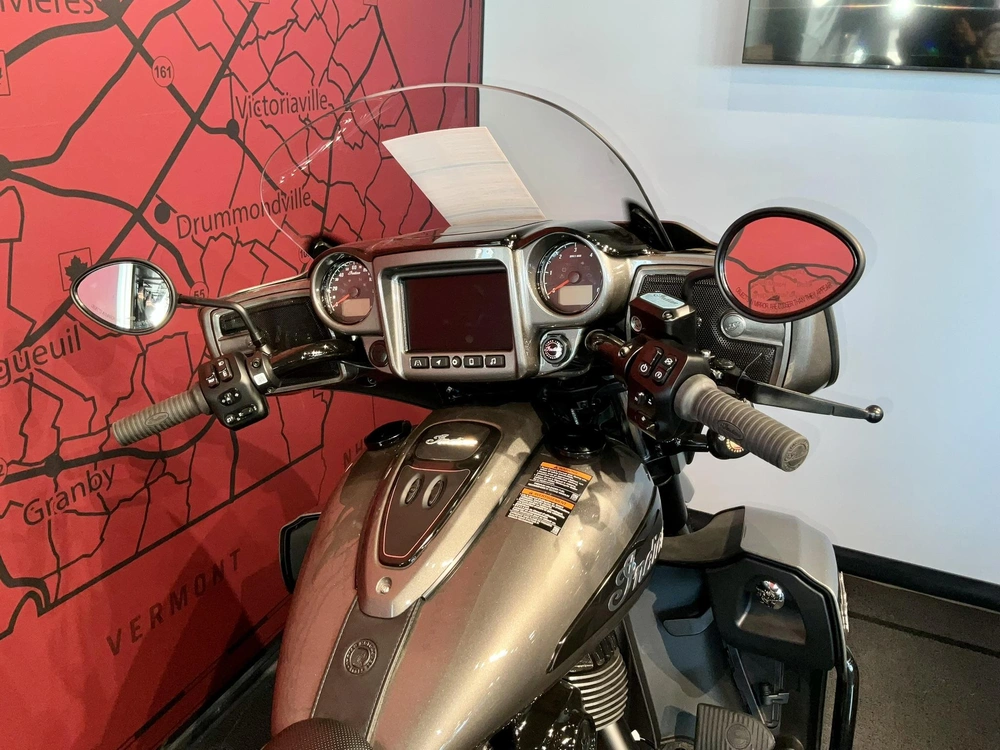 2025 Indian Motorcycle Roadmaster Dark Horse With Powerband Audio Package alt