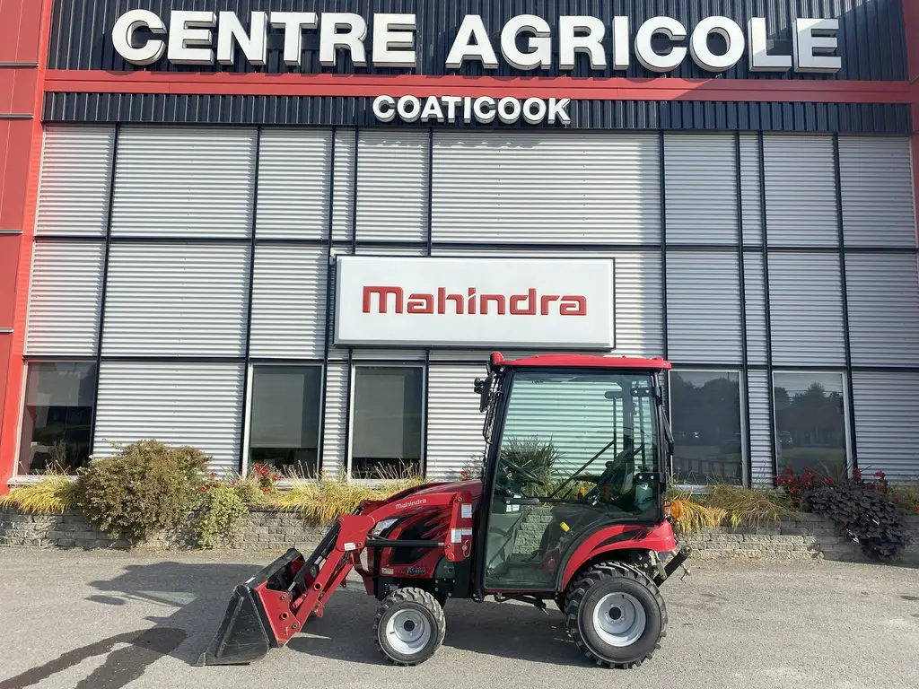 2021 Mahindra Emax20S cab