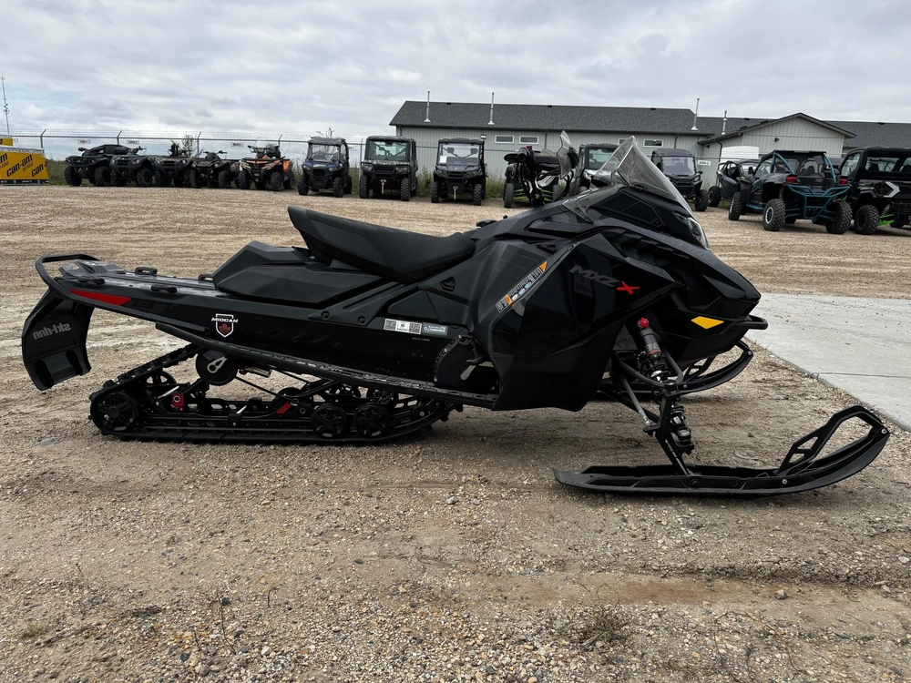 2025 Ski-doo Mxz X 850 Etec 137x1.25 alt