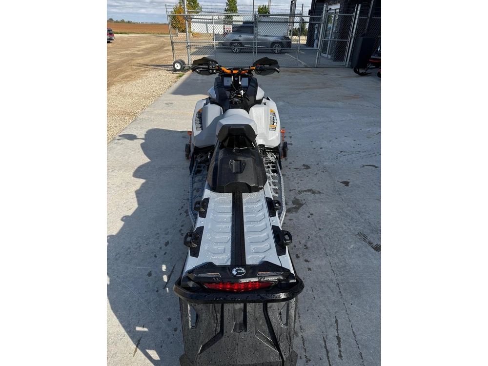 2025 Ski-doo Backcountry X 850 alt