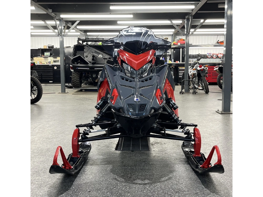 Polaris 650 Indy Adventure 137 2024 alt