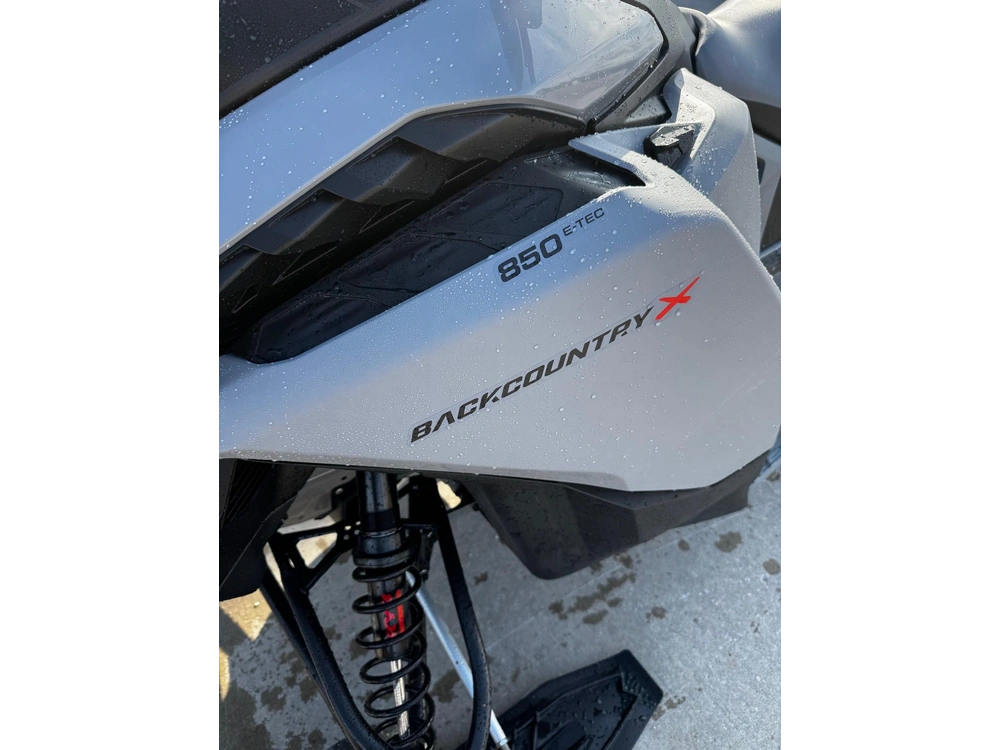 2025 Ski-doo Backcountry X 850 alt