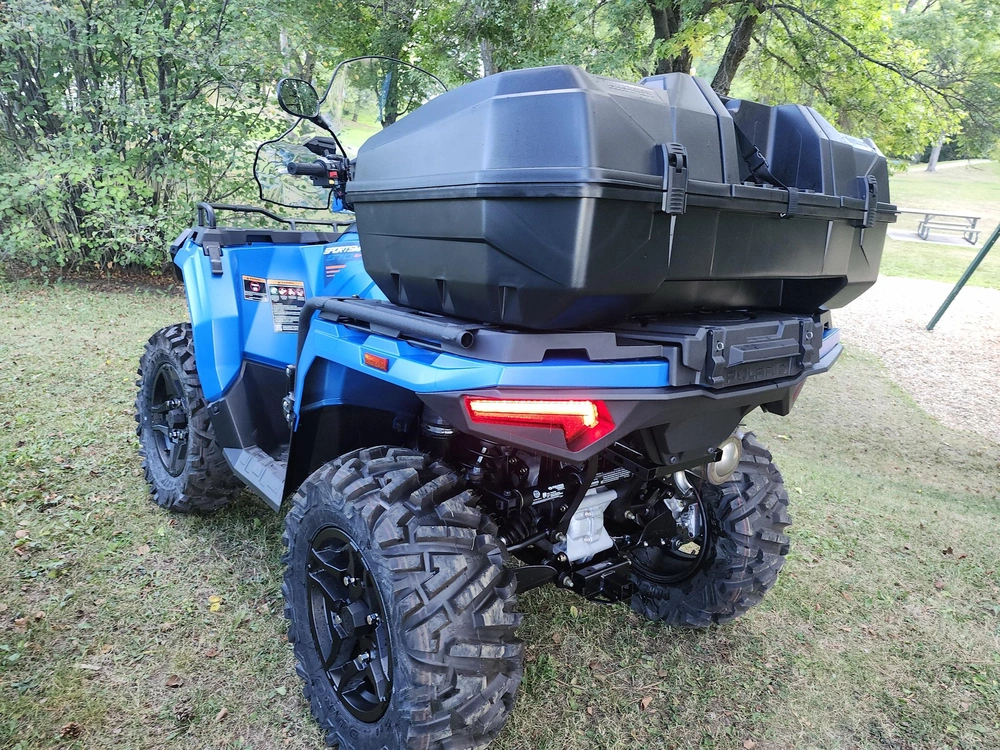 2025 Polaris Sportsman 570 Trail - Electric Blue Beauce Sports | Rive-sud Québec | Idéal Sentiers alt