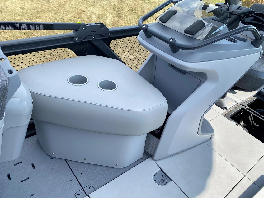 2023 Sea-doo/brp Switch Cruise 21' 230hp alt