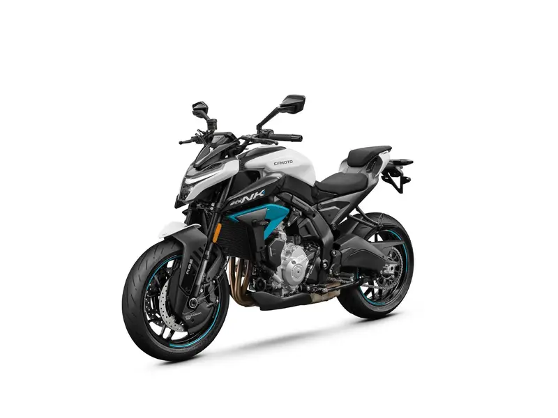 2026 CFMOTO 675NK // Glacier White