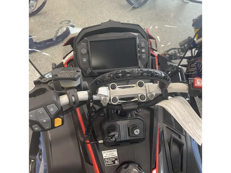 2024 Polaris PROSTAR S4 VOYAGEUR 146