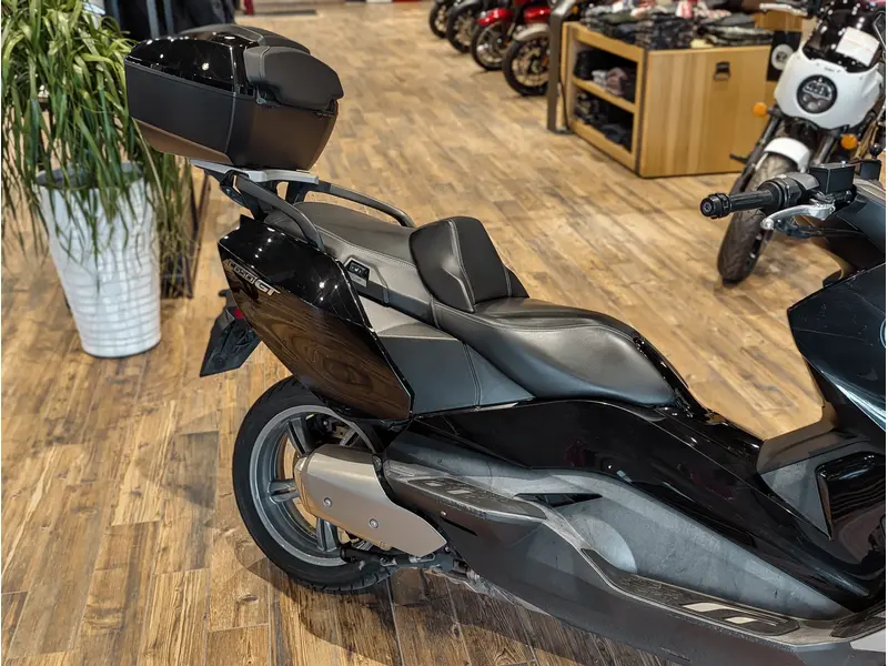 2013 BMW C 650 GT // Sapphire Black Metallic thumbnail 8