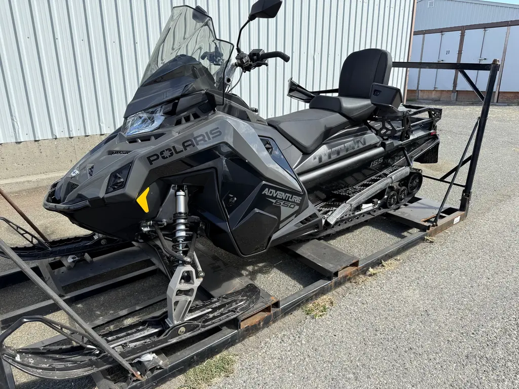 2025 Polaris 650 TITAN ADVENTURE 155 1.8 650 Adventure 155 (1.5-Inch)
