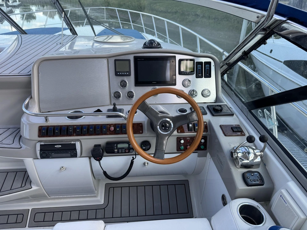 Formula 47 Yacht 2004 alt