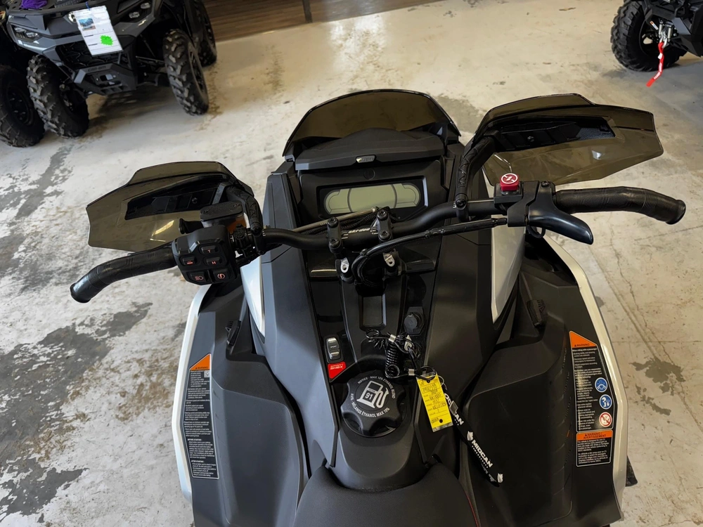 2024 Ski-doo Mxz X-rs® 850 E-tec® 137 1.25 alt