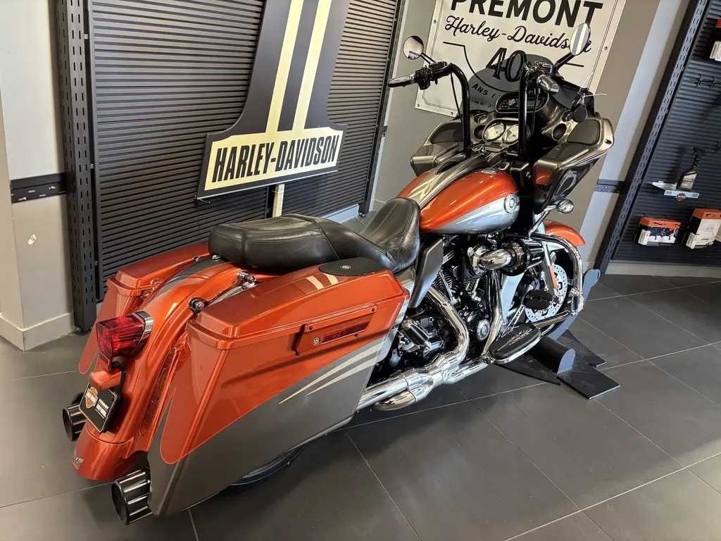Harley-Davidson CVO Road GlideFLTRXSE 2013